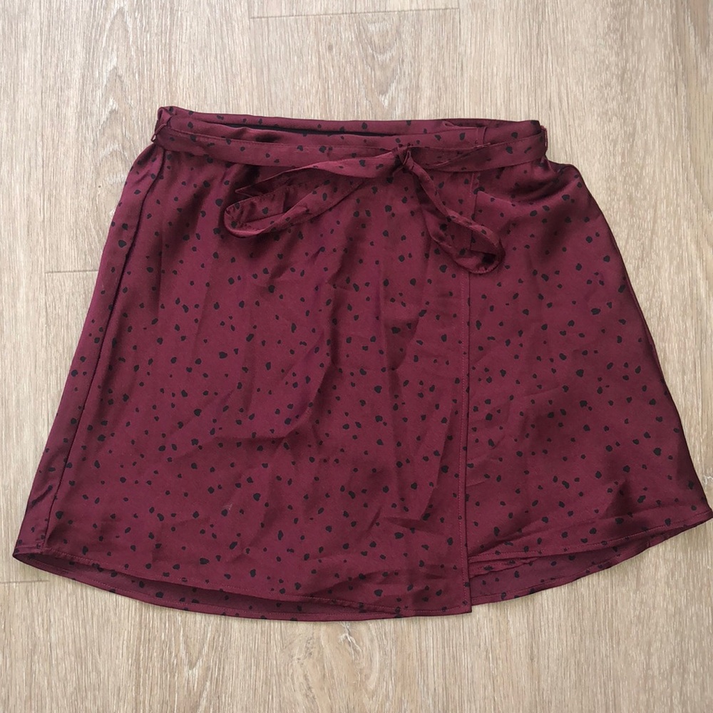 NWT Abercrombie & Fitch Mini Skirt Maroon with Black Spots Double Lined Size XXS